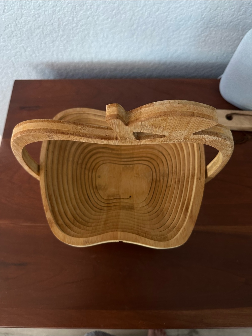 Vintage Wooden Collapsible Apple Fruit Basket - Natural Bamboo - Picture 4 of 11